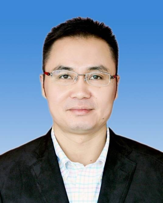 向彬（四川省成都市新都区委常委，区政府党组副书记、副区长）