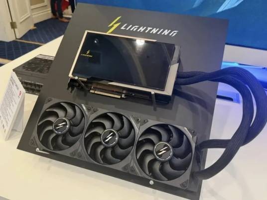 微星RTX 5090 Lightning