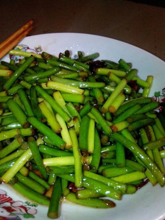 素炒蒜苔