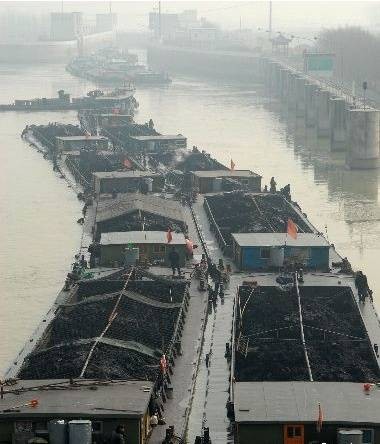 邗沟（联系长江、淮河的古运河）