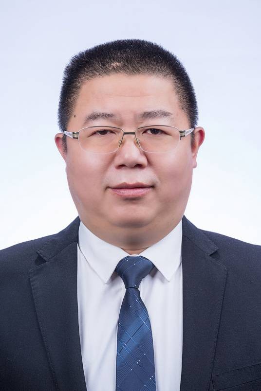 潘会明（重庆市巴南区委教育工委委员、区教委总督学）