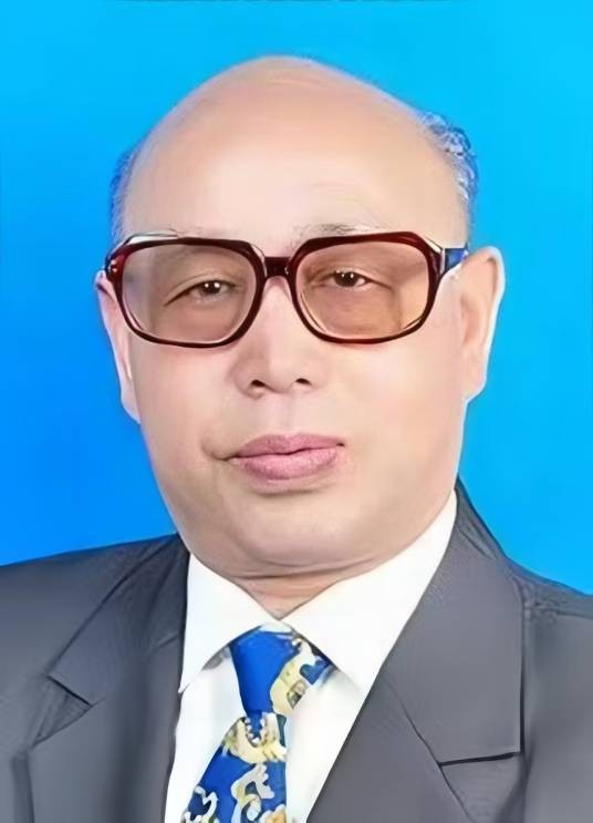李春伸