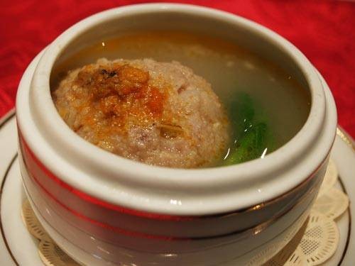 沙锅蟹黄狮子头