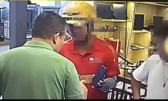 10·11贵阳跑腿骑手取走万元手机失联事件