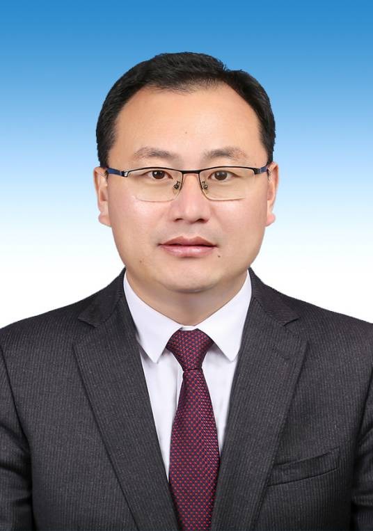 王彪（山东省枣庄市山亭区委副书记、区长）