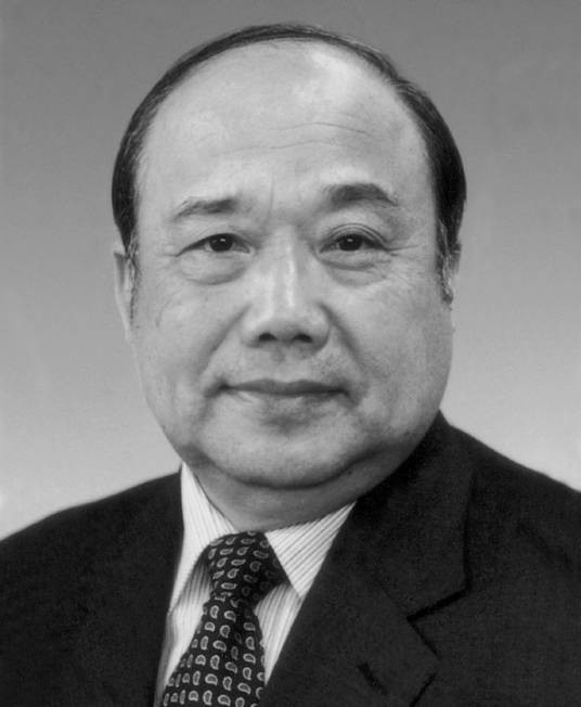 石广生（中华人民共和国对外贸易经济合作部原部长、党组书记）