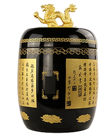 骨灰坛（遗体火化后，人们用来装骨灰的容器）