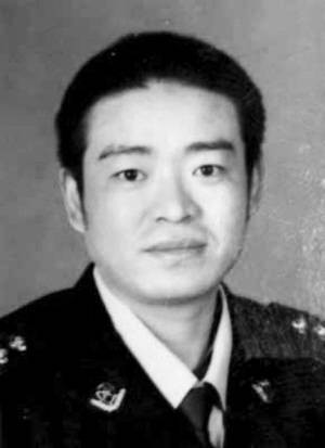 边伟（已故石家庄市交警）