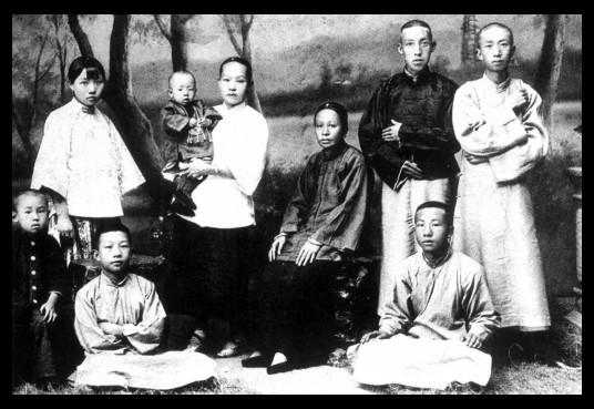 聂耳全家合影