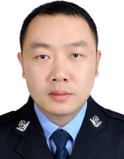 郑涵（湖北省蕲春县公安局交通警察大队原一级警员）