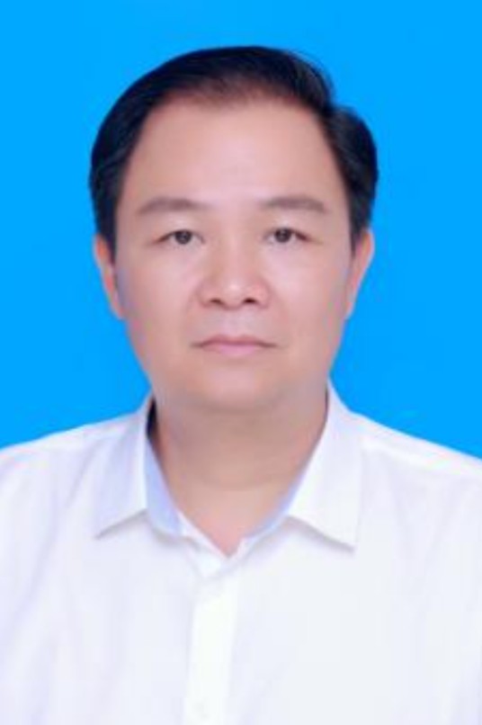覃政（广西壮族自治区桂平市政协秘书长）