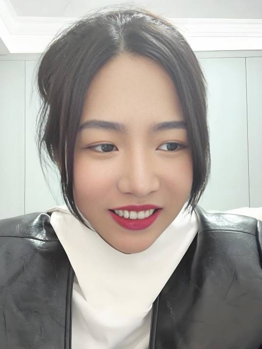 蕾欧娜娜娜